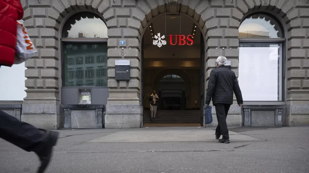 Million-euro fine for Swiss bank over aiding Dutch 'tax evaders'