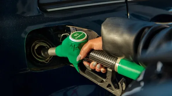 Gasoline price hits record highs — drivers keep going regardless