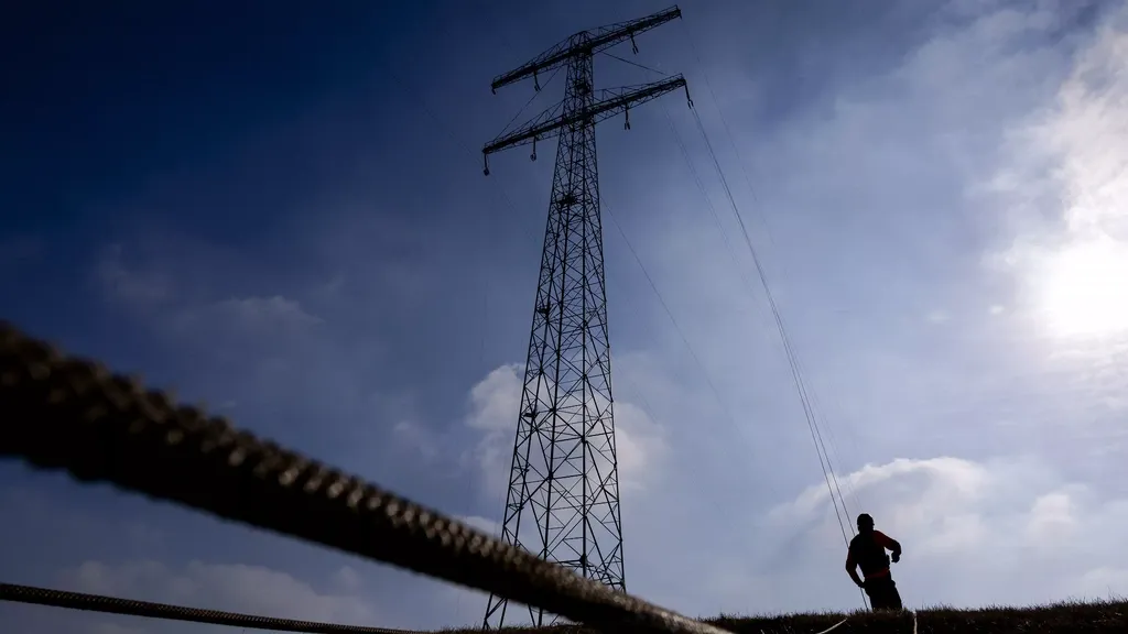 Power grid waiting list grows again, but grid operators spot some silver linings