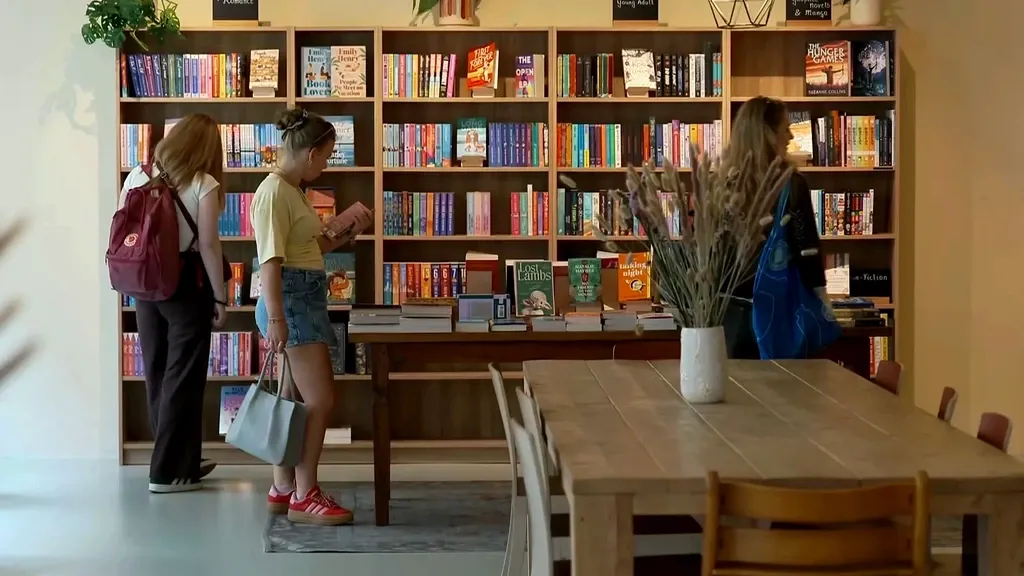 More English-language bookshops springing up, partly driven by social media