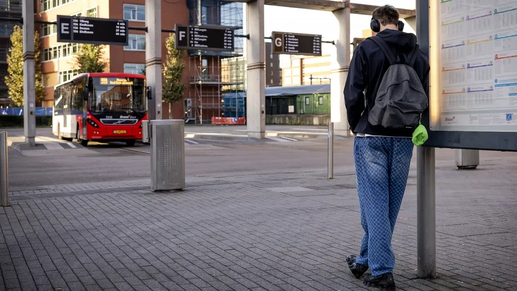 Thursday again far fewer regional buses and trains as workers strike