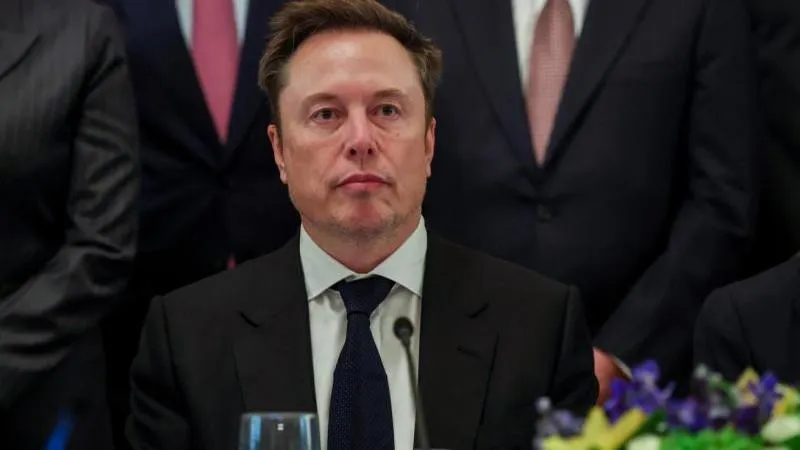 Elon Musk says Ukrainian elites are cashing in on Western aid