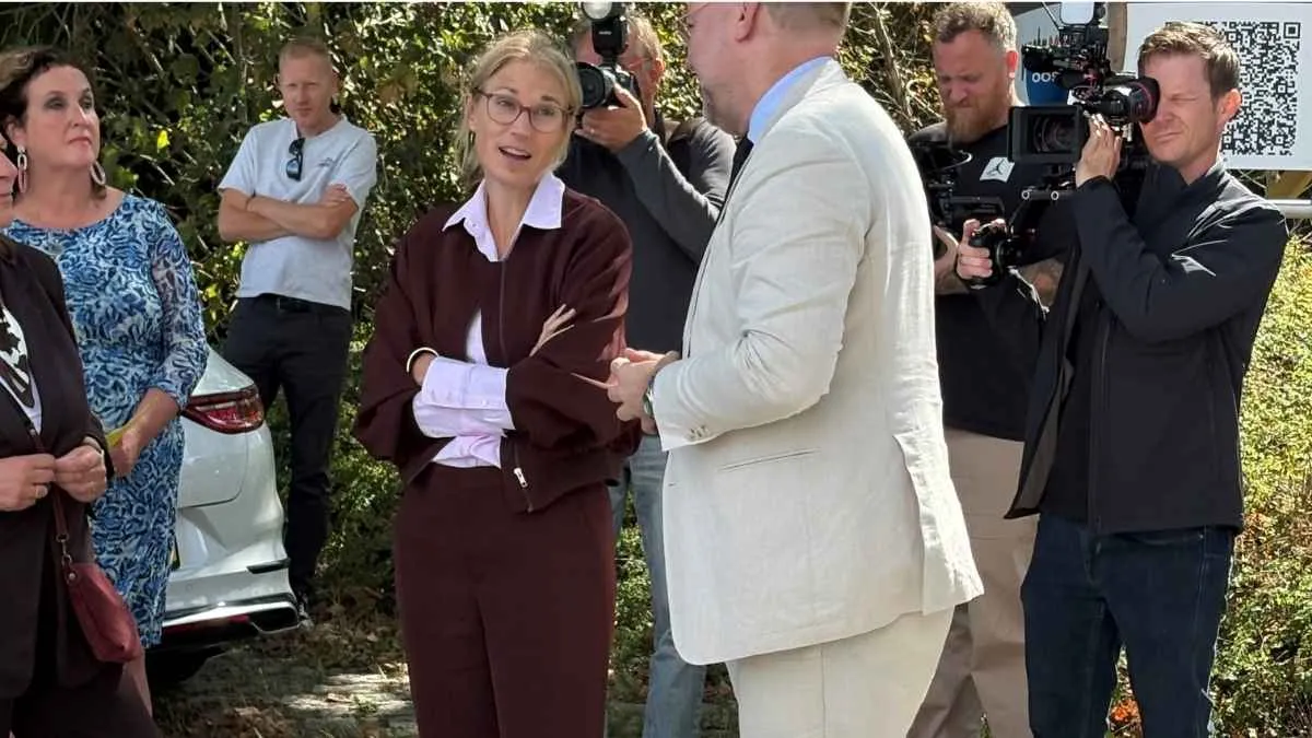 “House keys are still being handed out.” Eight questions to Minister Elanor Boekholt-O’Sullivan on speeding up housing construction
