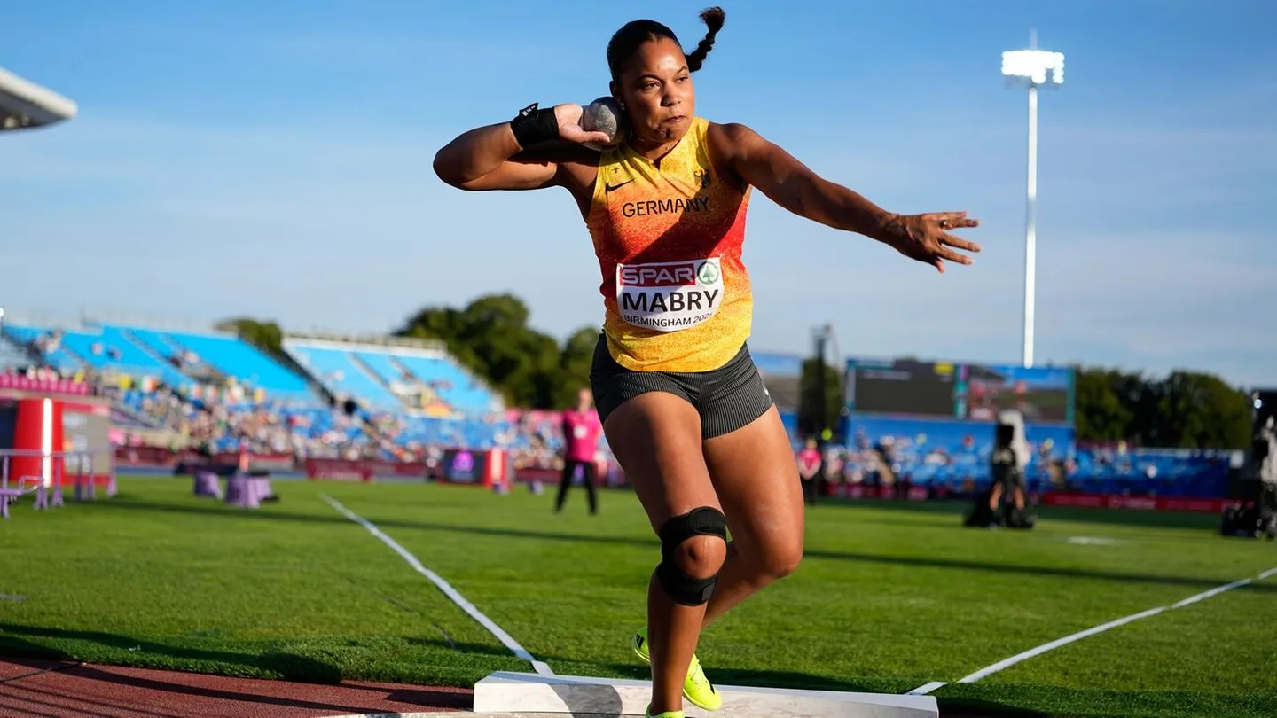 Athletics: Shot‑putter Mabry takes Germany’s first medal at the European Championships